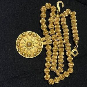 MMA - Babylonian necklace is based on a pendant from the 18th -17th century BC